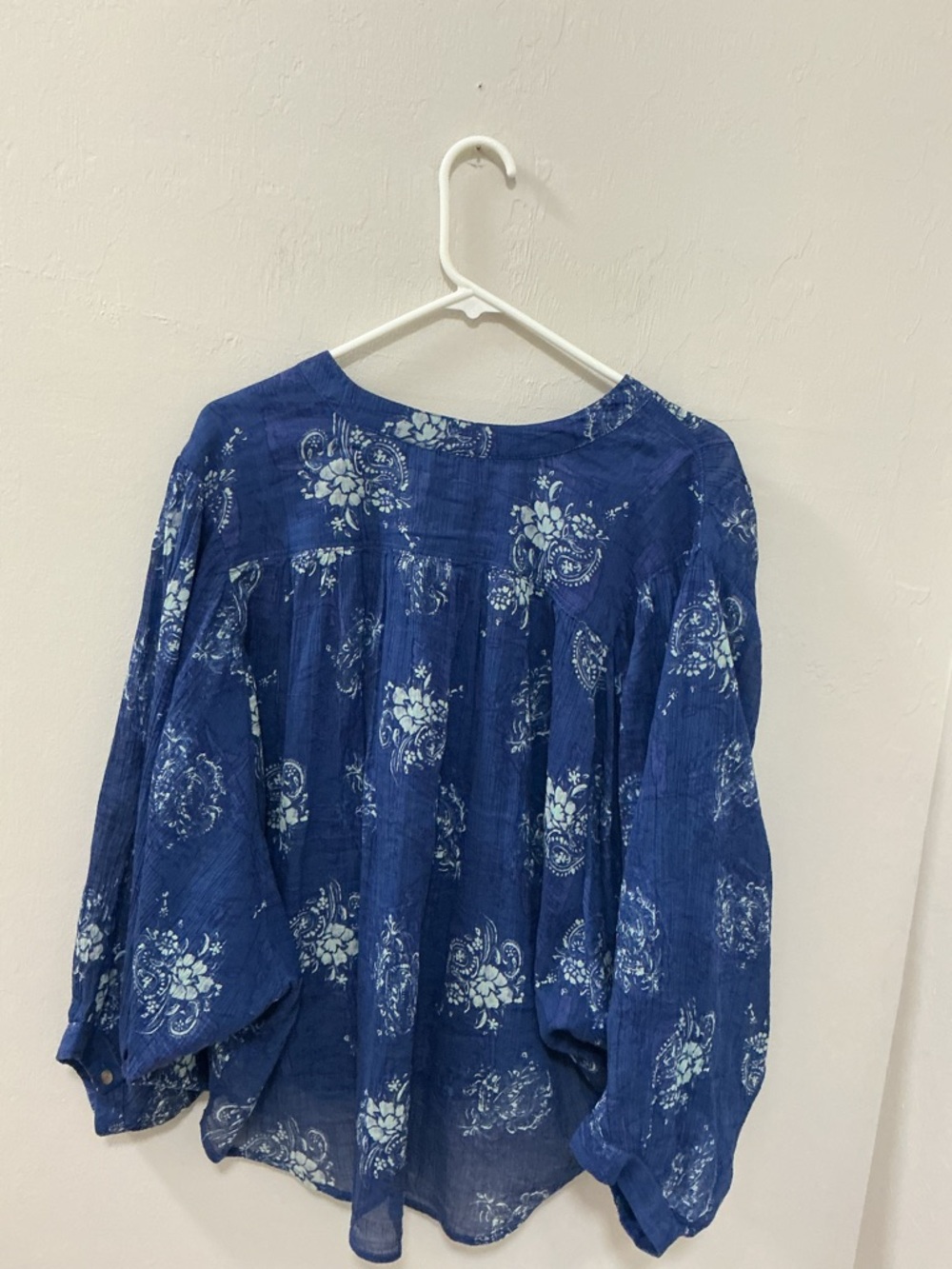 Pilcro blue gauge blouse size medium - Picture 2 of 5